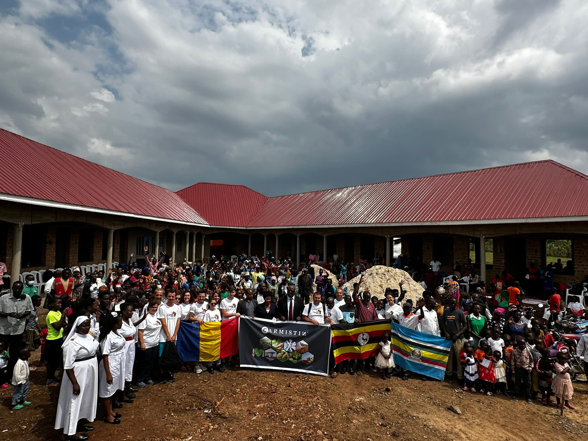 Carmistin Village proiectul nostru prinde contur în Uganda