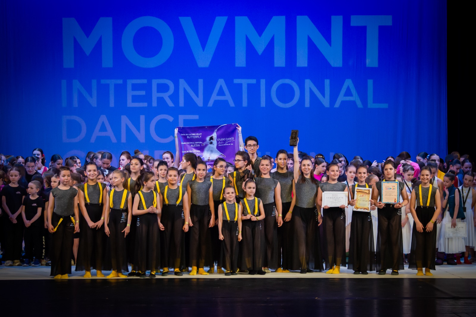 Sustinere pentru Trupa Chrystall la Movement International Dance Competition FUNDATIA CARMISTIN
